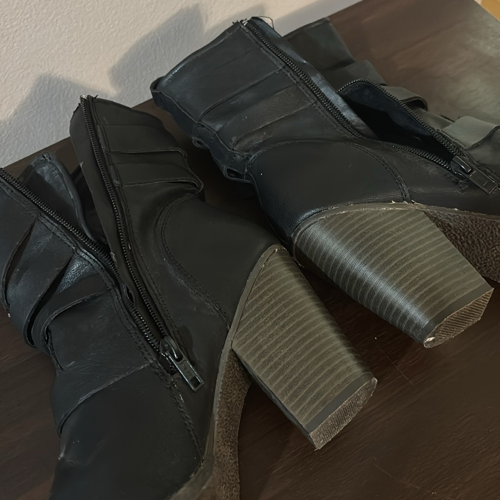 Women’s Boots, Size 8, Good Used Condition! - Picture 5 of 6
